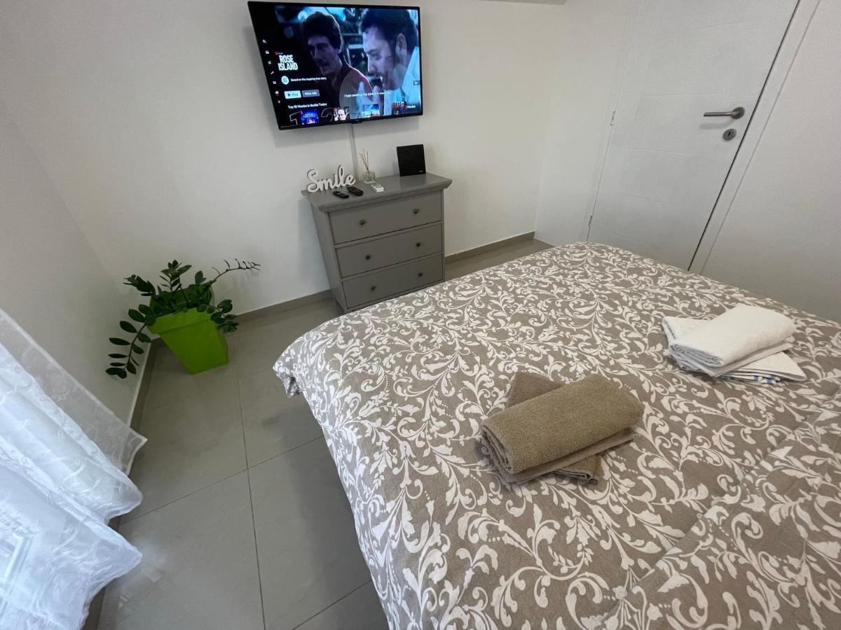 דירות סרמסקה מיטרוביקה Apartman 1 מראה חיצוני תמונה