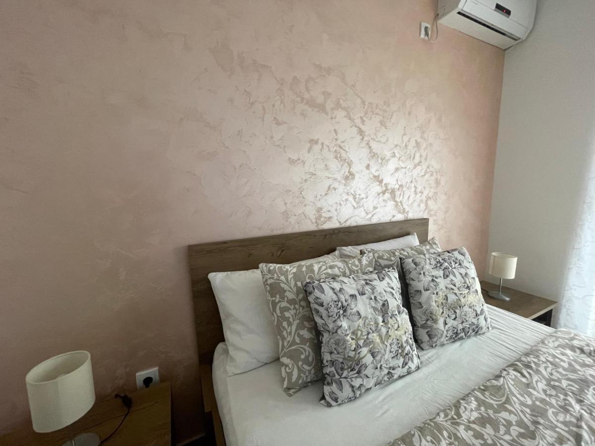 דירות סרמסקה מיטרוביקה Apartman 1 מראה חיצוני תמונה