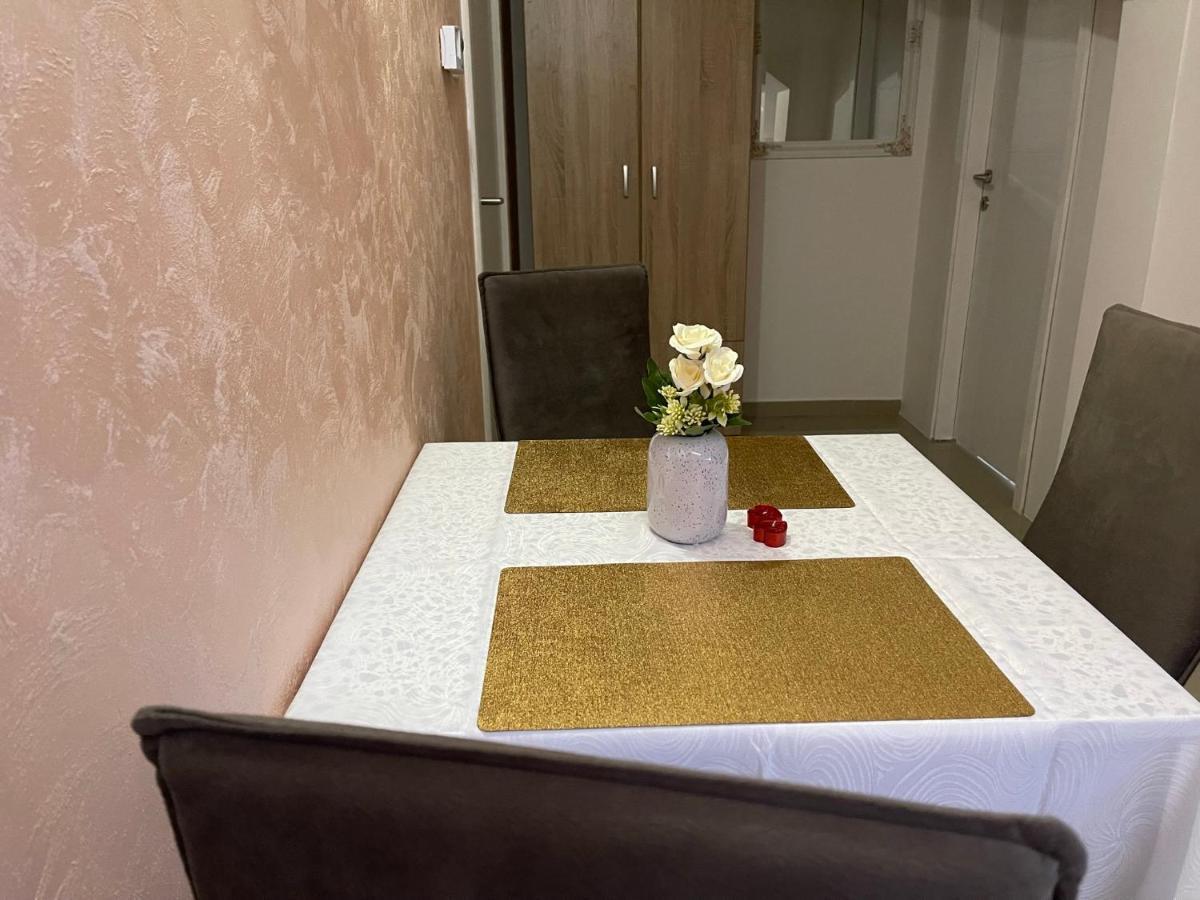 דירות סרמסקה מיטרוביקה Apartman 1 מראה חיצוני תמונה