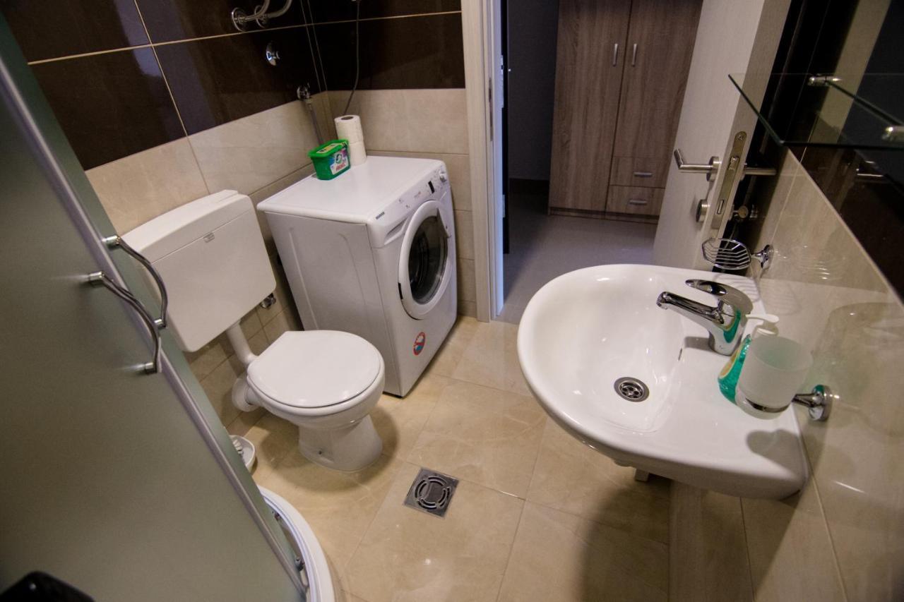 דירות סרמסקה מיטרוביקה Apartman 1 מראה חיצוני תמונה