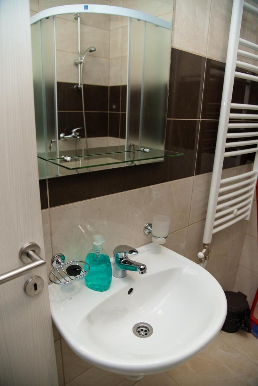 דירות סרמסקה מיטרוביקה Apartman 1 מראה חיצוני תמונה