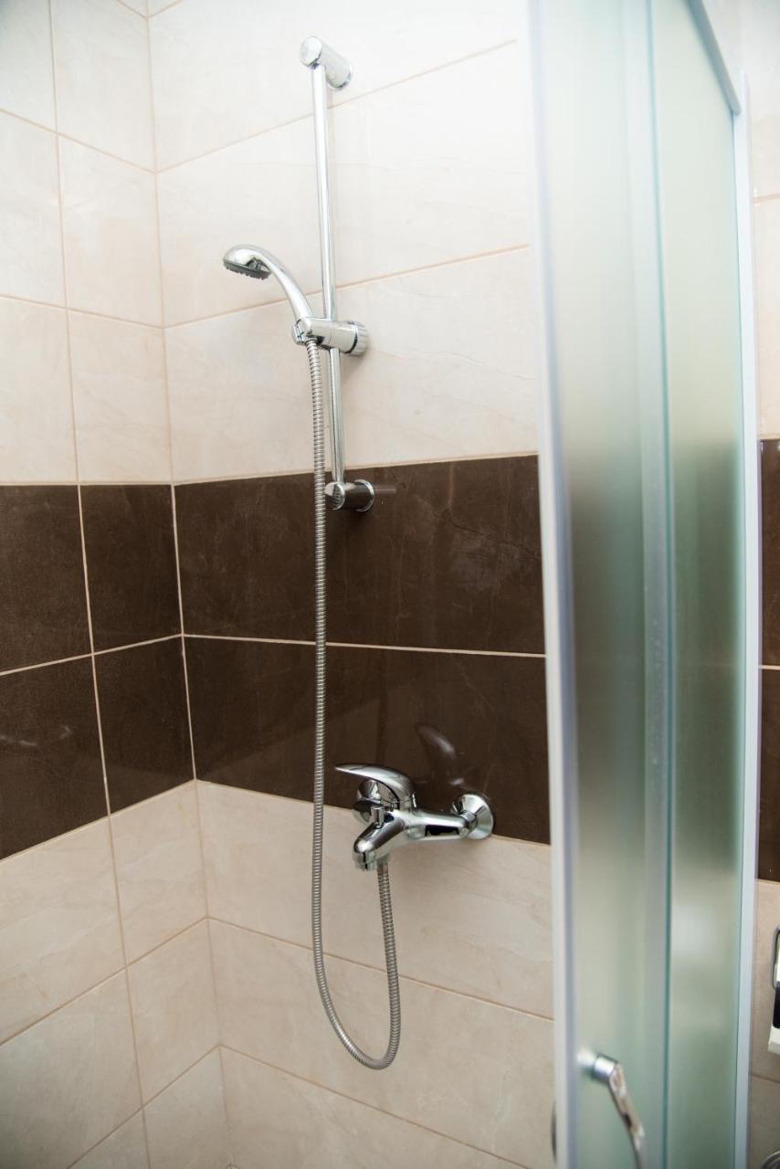 דירות סרמסקה מיטרוביקה Apartman 1 מראה חיצוני תמונה
